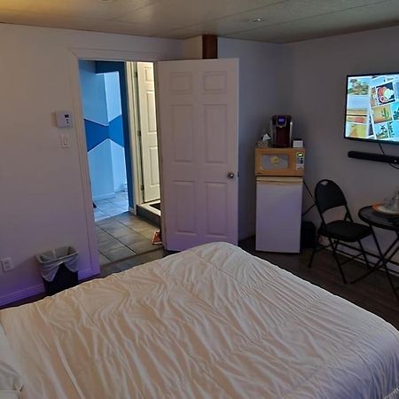 Petit Studio Tres Intime, Avec Spa Interieur Au Coeur De Shawinigan Exterior foto