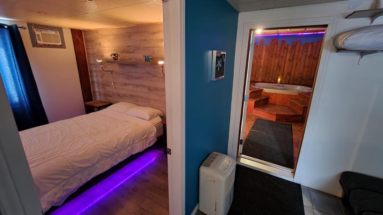 Petit Studio Tres Intime, Avec Spa Interieur Au Coeur De Shawinigan Exterior foto