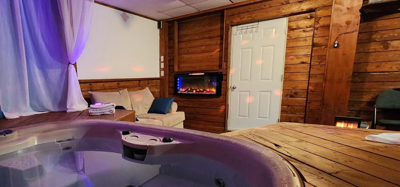 Petit Studio Tres Intime, Avec Spa Interieur Au Coeur De Shawinigan Exterior foto