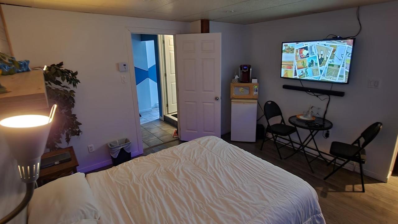 Petit Studio Tres Intime, Avec Spa Interieur Au Coeur De Shawinigan Exterior foto