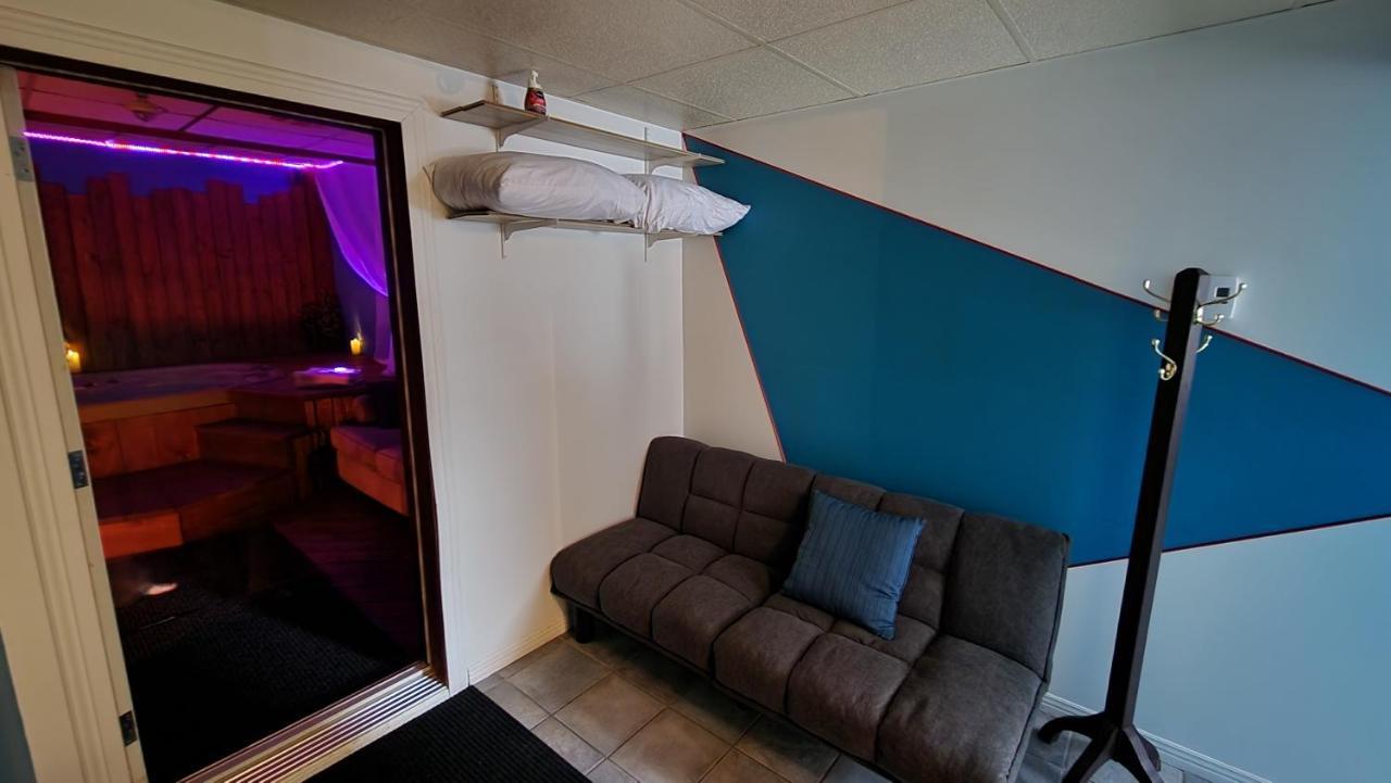 Petit Studio Tres Intime, Avec Spa Interieur Au Coeur De Shawinigan Exterior foto